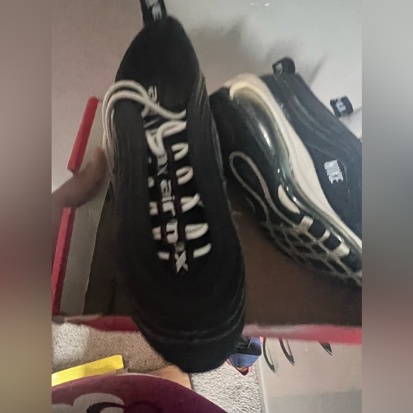 Blavk nikes - Picture 5 of 6